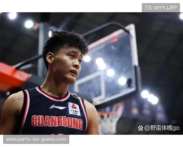 中国足球最帅球星是谁 他为何成为球迷心中的偶像与焦点 中国足球最帅球星是谁 他为何成为球迷心中的偶像与焦点